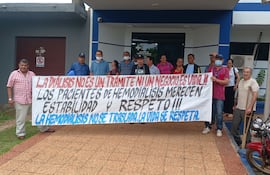 Pacientes se manifestaron para seguir con diálisis en el Sanatorio UME.