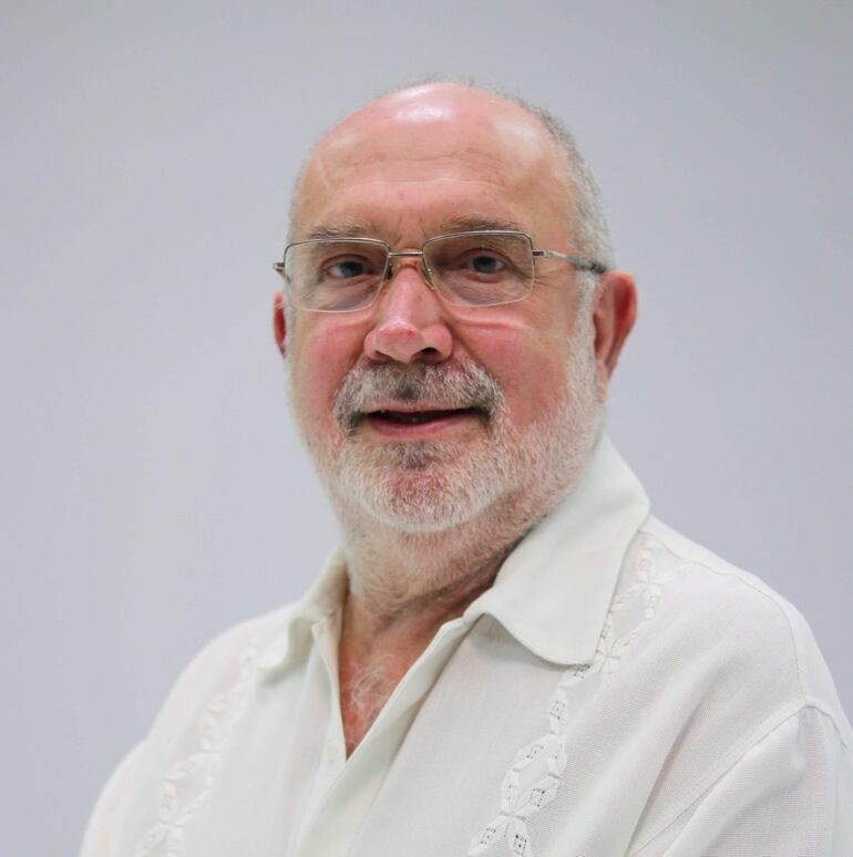 José Antonio Galeano Mieres, destacado docente, músico y escritor paraguayo.