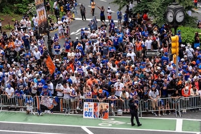 Los fanáticos de New York Knicks copando las calles de Manhattan en la celebración del título de la NBA.