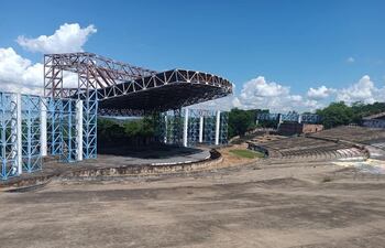 En estas condiciones se encuentra actualmente el predio del Anfiteatro José A. Flores de San Bernardino.