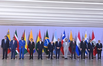 Foto oficial de la Cumbre Sudamericana en el Palacio del Itamaraty, en Brasilia.