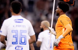 Hugo de Souza, arquero del Corinthians, durante el partido frente a Cruzeiro en la vuelta de la semifinal de la Copa de Brasil en el estadio Neo Química Arena, en Sao Paulo, Brasil.