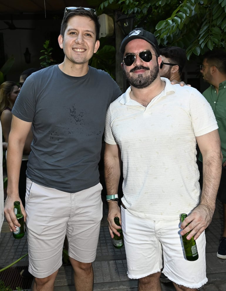 Juan Cáceres Troche y Julio Zárate.