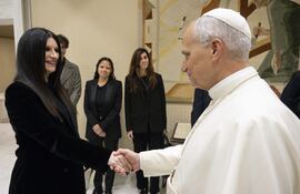 El papa León XIV recibió esta semana a la cantante italiana Laura Pausini. Mañana se reunirá con actores y directores de cine.