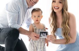 Daisy Lezcano y Hernán Bogarín esperan felices a su segundo hijo. Pronto, Mauricio Jesús será hermanito mayor.