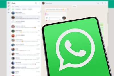 WhatsApp mezcla en una misma bandeja mensajes de trabajo, familia, grupos escolares, promociones y conversaciones ocasionales. No todo requiere la misma atención, pero tampoco siempre conviene eliminar un chat o salir de un grupo.