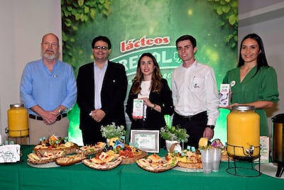 Representantes de Trebol y el Club Deportivo Alemán renovaron alianza.