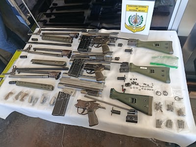 Los fusiles HK G3 incautados en el aeropuerto Silvio Pettirossi de Luque.