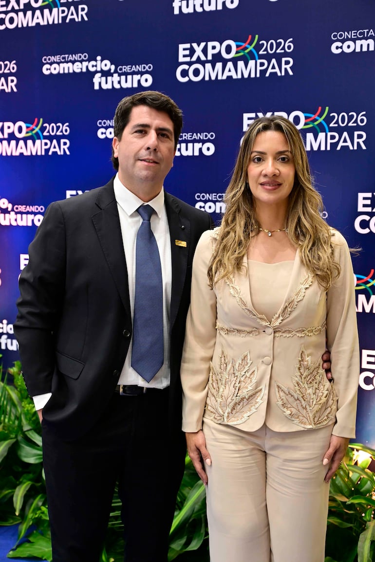 Gustavo Cabriza e Irene Ojeda, propietarios de Irene Supermercado.