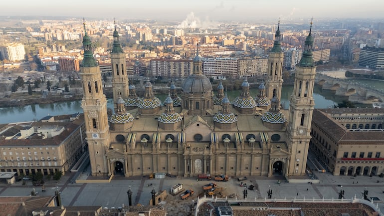 Basílica de Nuestra Señora del Pilar en Zaragoza, España.