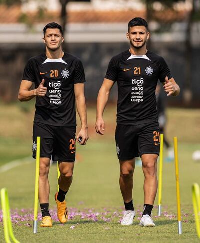 Alex Franco y César Olmedo, futbolistas de Olimpia.