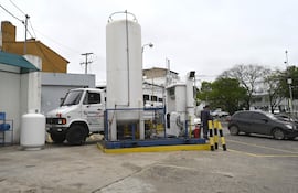 Camión de Petroservice SRL con el sello “Ñande Gas” de Petropar, que repartía garrafas.