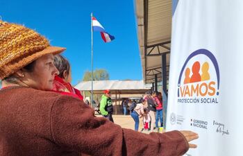 La protección social no solamente contribuye al avance y desarrollo social, sino también al desarrollo económico de las personas.