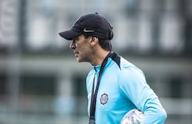 Fabián Daniel Bustos (56 años), el técnico argentino de Olimpia.