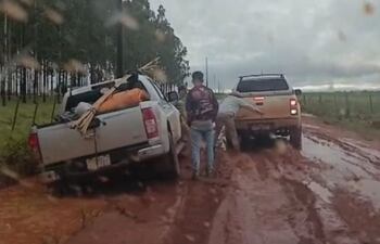 Los colonos de las diferentes comunidades siguen sufriendo las consecuencias del mal estado de los caminos rurales de la zona