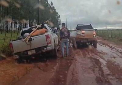 Los colonos de las diferentes comunidades siguen sufriendo las consecuencias del mal estado de los caminos rurales de la zona