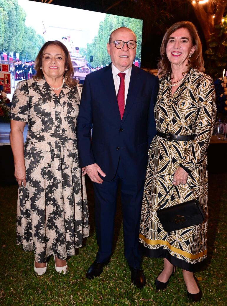 Marta Mareco, César Diesel y Alicia Diesel. 