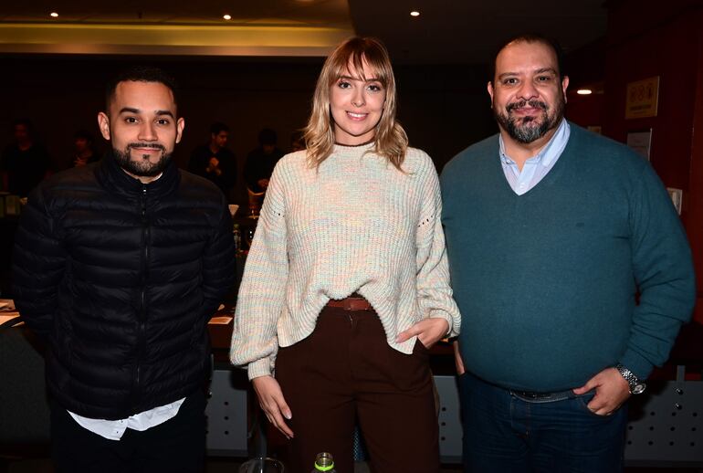 Pablo Urruea, Andrea Benítez y Jacinto E. Ruiz.