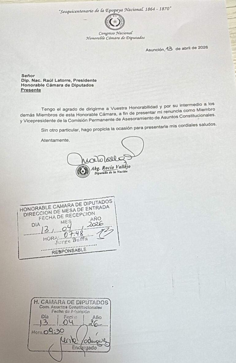 Documento oficial del Congreso con texto que presenta la renuncia de Rocío Vallejo, sin personas visibles en la imagen.