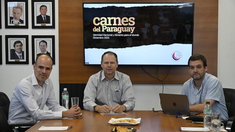 Sebastián Wall, director de la CPC; Randy Ross, presidente de la CPC y Daniel Burt, gerente general de la CPC.