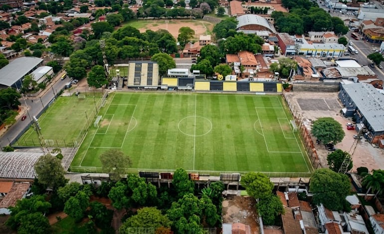 Antiguo estadio Rogelio Livieres de Guaraní, demolido en 2025.
