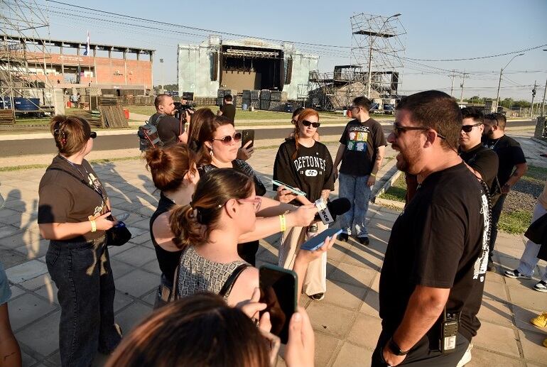 El recorrido se realizó con varios de los responsables de la producción, el montaje y la prensa de G5Pro.