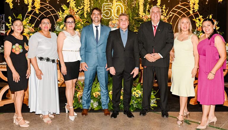 Tribunal electoral: Agueda Escurra, Rilcy Yegros, Beatriz Salinas, Johnny Caballero, Guido Croce, Carlile Barreto, Liz Duré y Zunilda Muñoz.