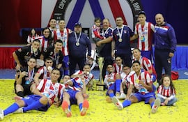 Selección paraguaya campeona del mundo en la categoría C15, venciendo en tiempo extra a Colombia en la gran final del torneo desarrollado en el Sur del país.