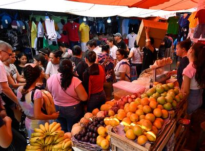 La estabilidad de precios de los bienes básicos beneficia sobre todo a las familias.
