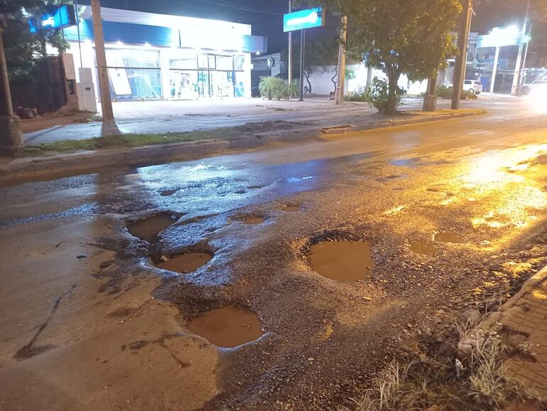 El bache en la zona que sería uno de los causantes del accidente.