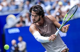 El tenista español Carlos Alcaraz Garfia (23 años) retorna al juego tras 139 días de ausencia en el circuito y lo hizo con triunfo en su estreno en el US Open.