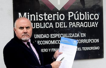 El abogado Federico Campos López Moreira presentó la denuncia contra el fiscal adjunto de Alto Paraná Humberto Rosetti.