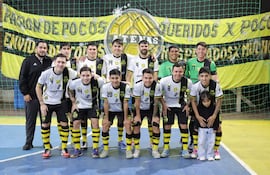 Deportivo Atenas marcha óptimamente en la Copa de Oro de fútbol de salón, liderando la serie B.
MQ Fotografía