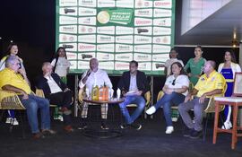 Directivos del Touring Club, de la firma Nextar (Petrobras) y del CPV asistieron al lanzamiento de los Campeonato Nacional de Rally y Super Prime, en la noche de este miércoles.