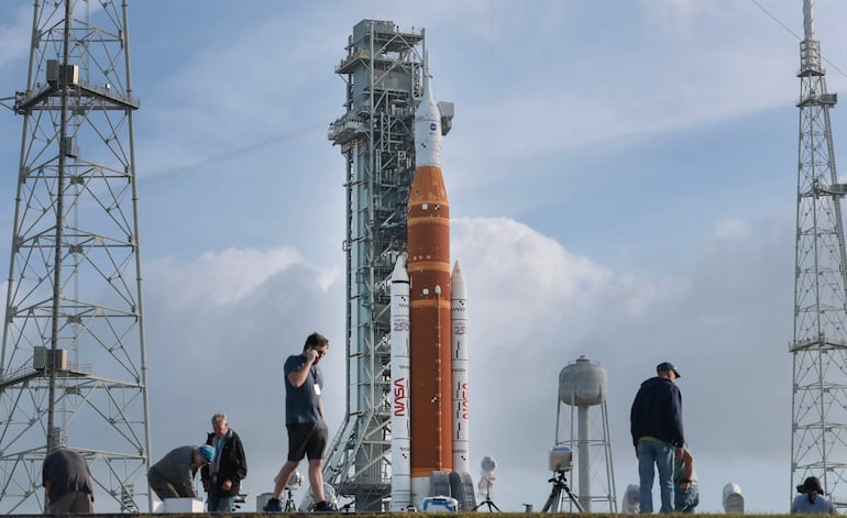 Todo listo para el lanzamiento de la misión Artemis II, mañana miércoles, desde Florida.