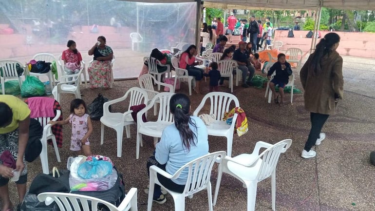 La movilización indígena y campesina fue llevada a cabo durante tres días consecutivos en la Plaza Italia de Asunción.