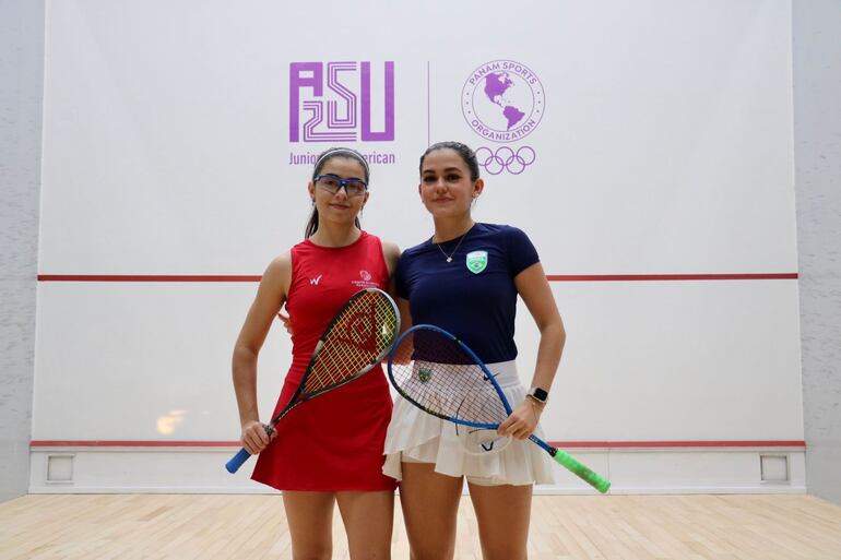 Fio Gatti es (i) conquistó la medalla de oro en squash, se impuso a la brasileña Laura Silva.