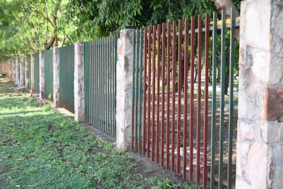 Los robos de las rejas continúan en el Parque Caballero y la Municipalidad de Asunción vuelve a reponerlas.