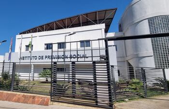 Asegurados del IPS en San Juan Bautista enfrentan nueva escasez de medicamentos básicos y pediátricos; desde la institución anuncian reposición a partir del 11 de febrero.