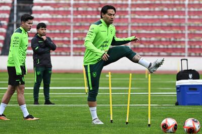 Carmelo Algarañaz, integrante de la selección boliviana, durante el entrenamiento cumplido en el estadio Hernando Siles de La Paz.