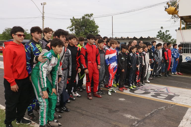 Una gran cifra de competidores tuvo esta fecha en Ñu Guasu, como habitualmente viene registrándose en el certamen de karting.