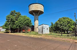 Reasentados de la EBY reclaman que solo tienen acceso a agua por pocas horas al día