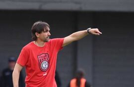 El argentino, Diego Hernán Martínez (46), técnico de Cerro Porteño.
