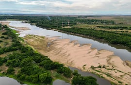 Situación crítica del nivel del río Tebicuary en su cuenca baja, en la zona del departamento de Misiones, donde se registra un importante descenso del caudal.