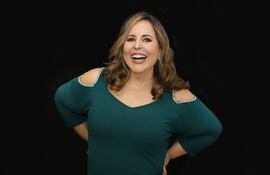 Clyde Cowan es actriz y docente. Esta noche presentará "Luminiscencias del alma", un libro que reúne sus escritos.