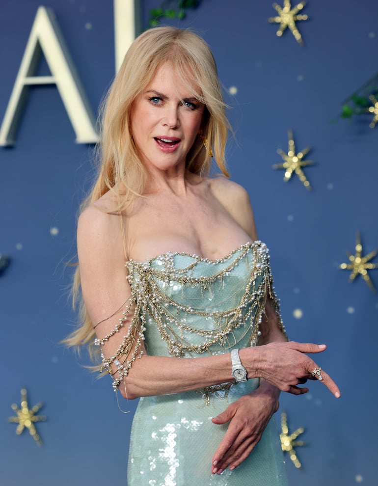 ¡Encantadora! Nicole Kidman lució un traje de Chanel en el estreno de Practical Magic 2 en Londres. (EFE/EPA/ANDY RAIN)
