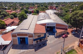 Fachada de la empresa Proquitec, que hoy celebra el Día del Químico paraguayo.