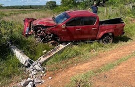 La camioneta que habría que envistió por la motocicleta.