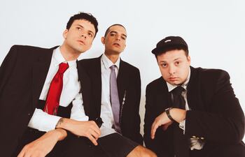 Usted Señalemelo volverá al país luego de haberse presentado en varios festivales, pero por primera vez con un show propio.