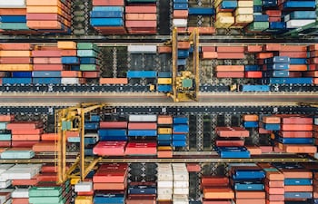 Al evaluar los efectos del actual conflicto es conveniente desagregar el análisis en dos planos: el impacto directo sobre la relación comercial bilateral con cada uno de los actores, y los efectos de corte estructural y global sobre la economía paraguaya.